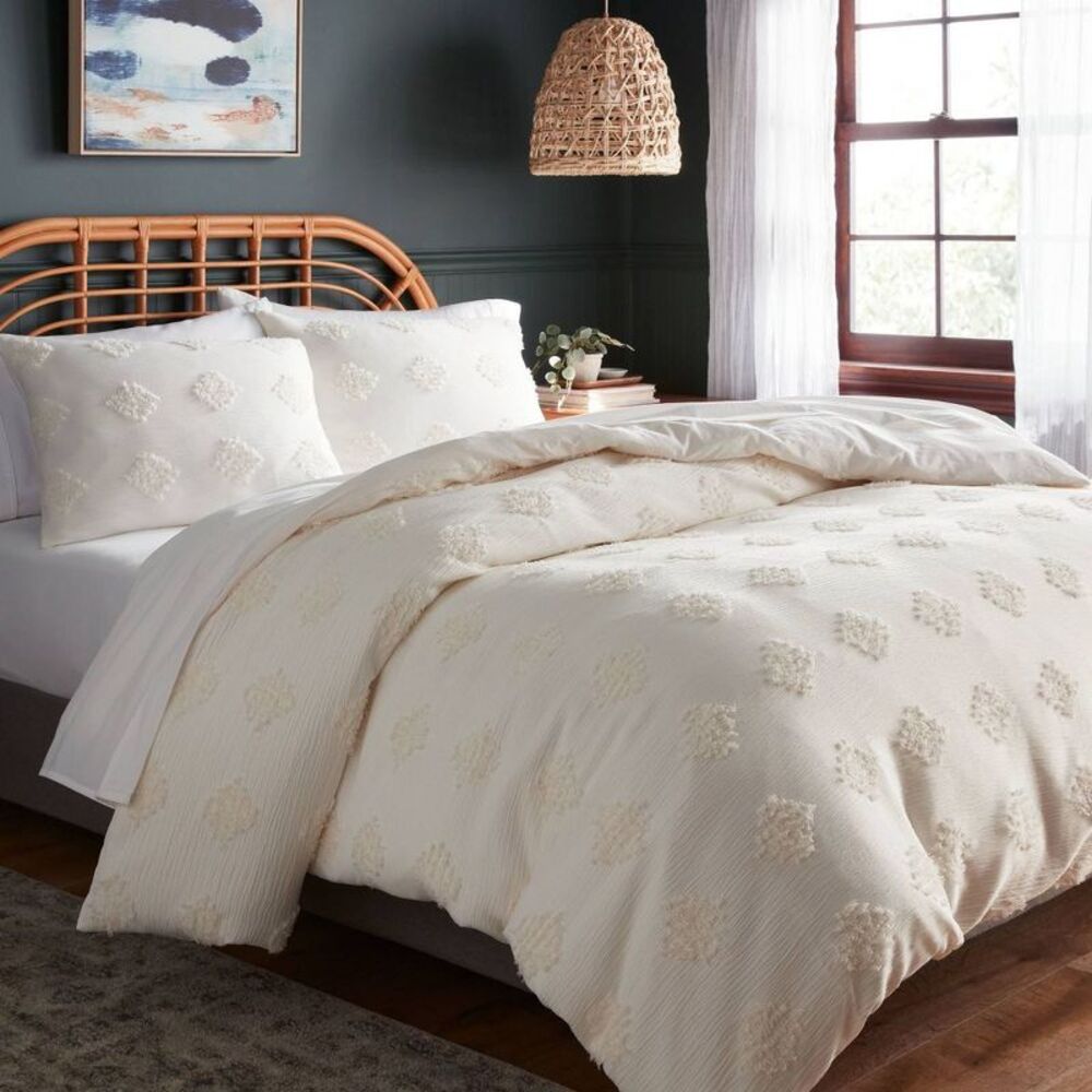 Threshold - Full/Queen Tufted Diamond Crinkle Duvet Cover and  Ivory - Picture 2 of 4
